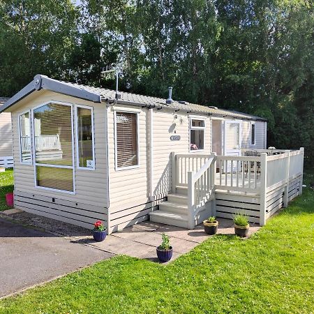 Holiday Home Sleeps Six Saint Leonards Bagian luar foto