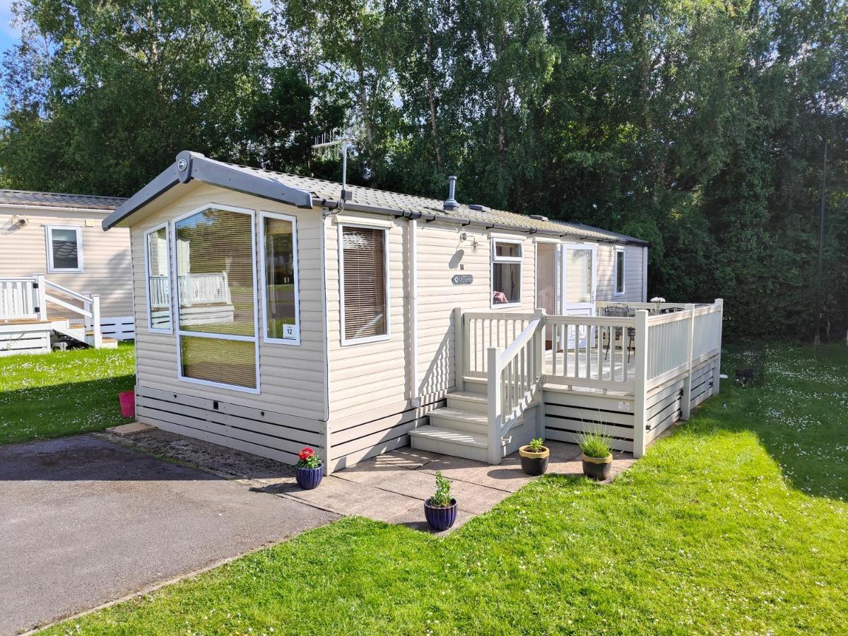 Holiday Home Sleeps Six Saint Leonards Bagian luar foto