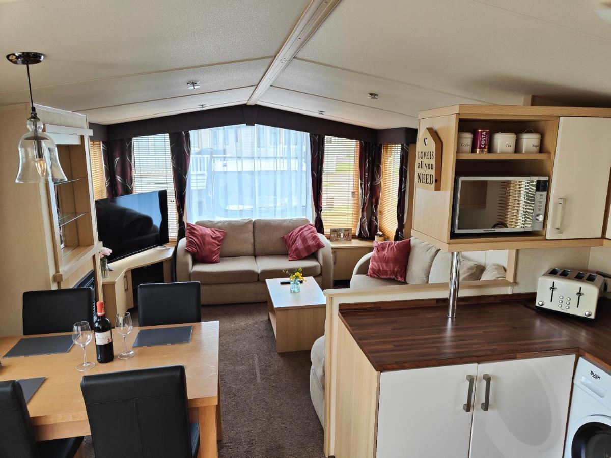 Holiday Home Sleeps Six Saint Leonards Bagian luar foto